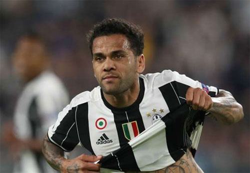 Dani Alves ngoảnh mặt với Guardiola, chuẩn bị ký với PSG