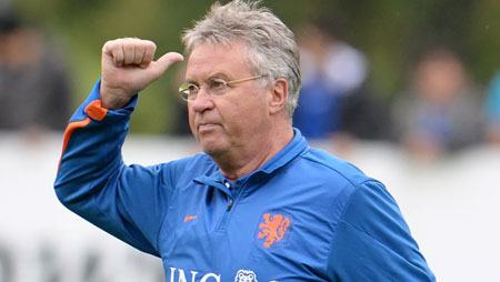 LĐBĐ Úc tái chiêu mộ “phù thuỷ” Hiddink chuẩn bị cho World Cup 2022