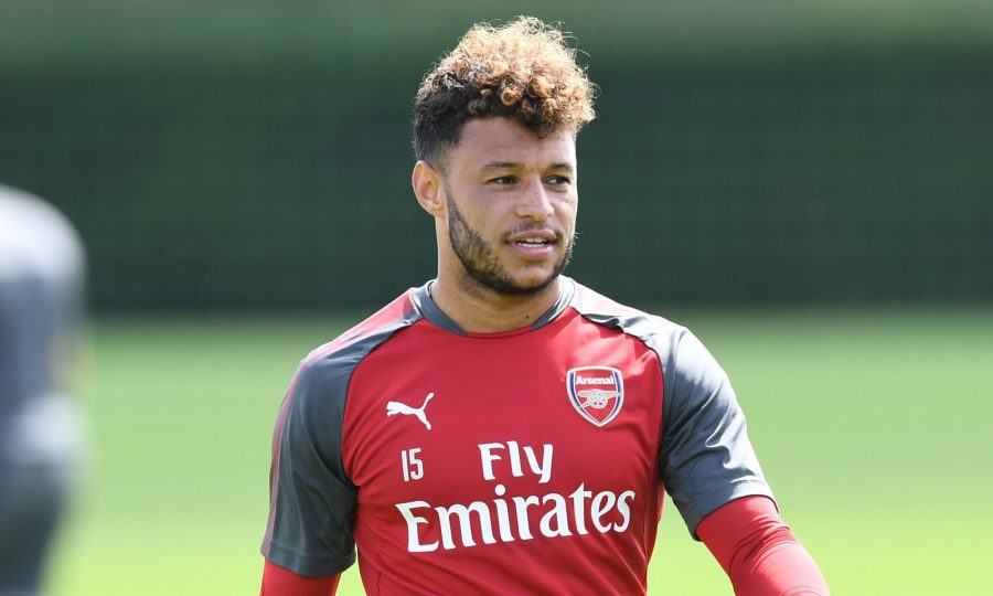 Chamberlain ra yêu sách với Arsenal