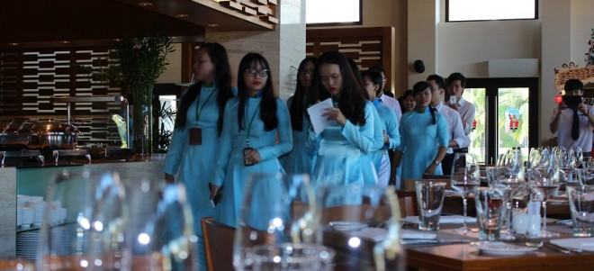 Sinh viên du lịch học tập thực tế tại miền Trung