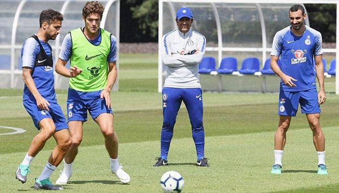 Chelsea sa thải HLV Conte, lộ diện người thay thế