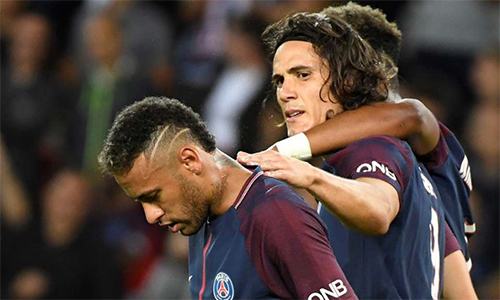 PSG yêu cầu Neymar không tranh đá phạt đền với Cavani