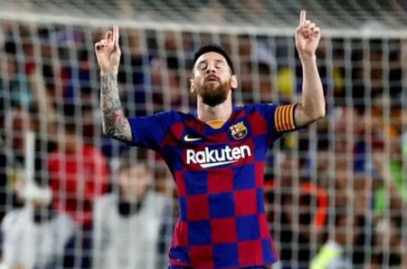 Messi ghi bàn ngoài vòng cấm thứ 100 cho Barca