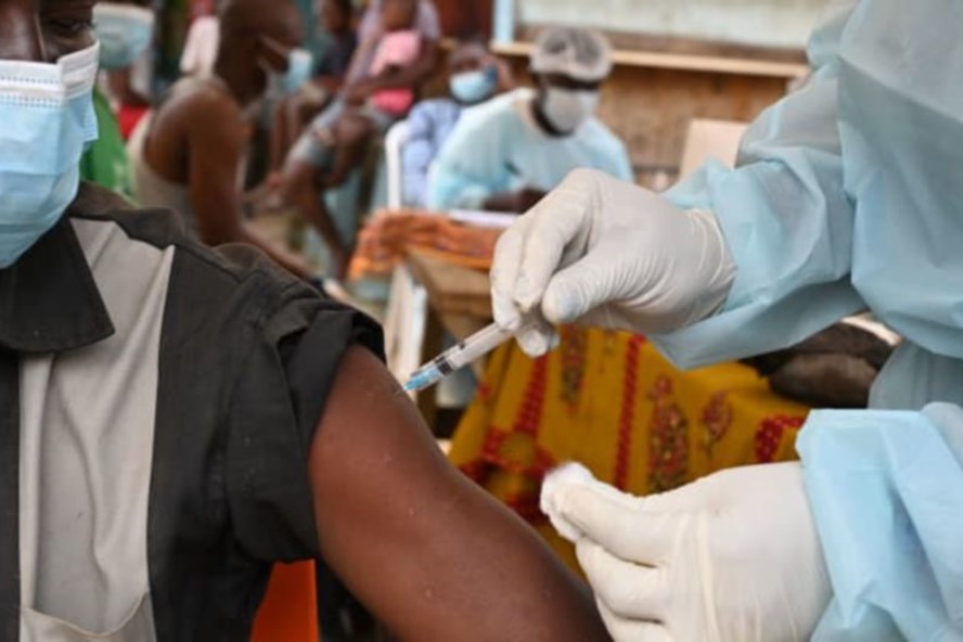 Nguyên nhân khiến siêu biến thể Omicron khuynh đảo thế giới