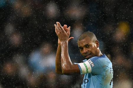 Man City chính thức chia tay ‘công thần’ Fernandinho