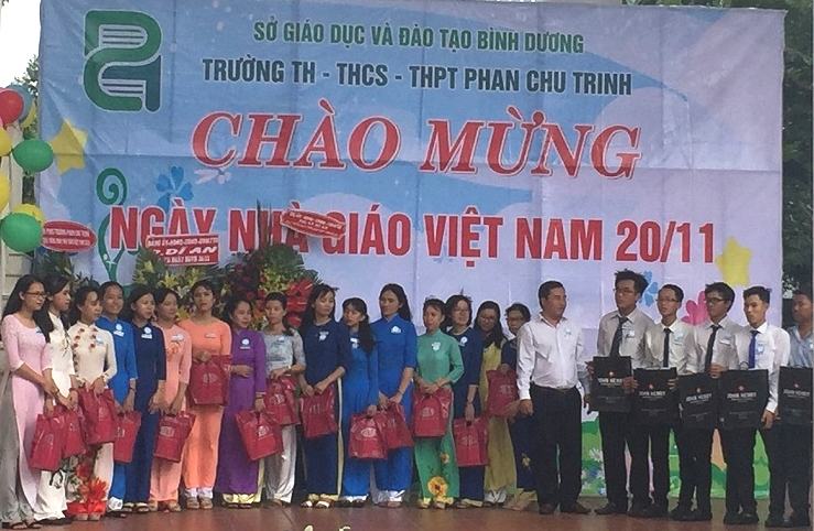 Mừng 35 năm ngày Nhà giáo VN 20/11 tại trường TH-THCS-THPT Phan Chu Trinh