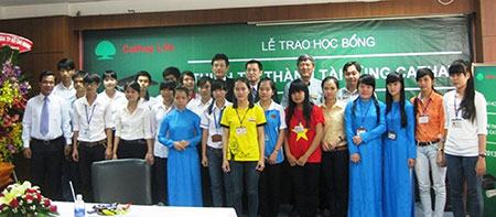 20 sinh viên nhận học bổng “Thịnh Trí Thành Tài”