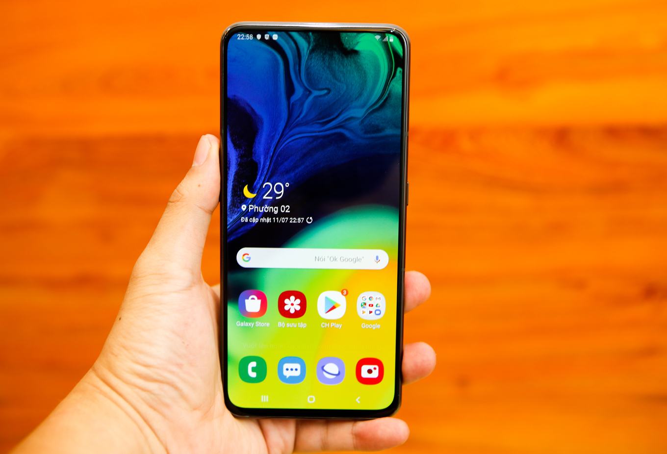 Samsung Galaxy A80 - smartphone màn hình lớn nhất thị trường