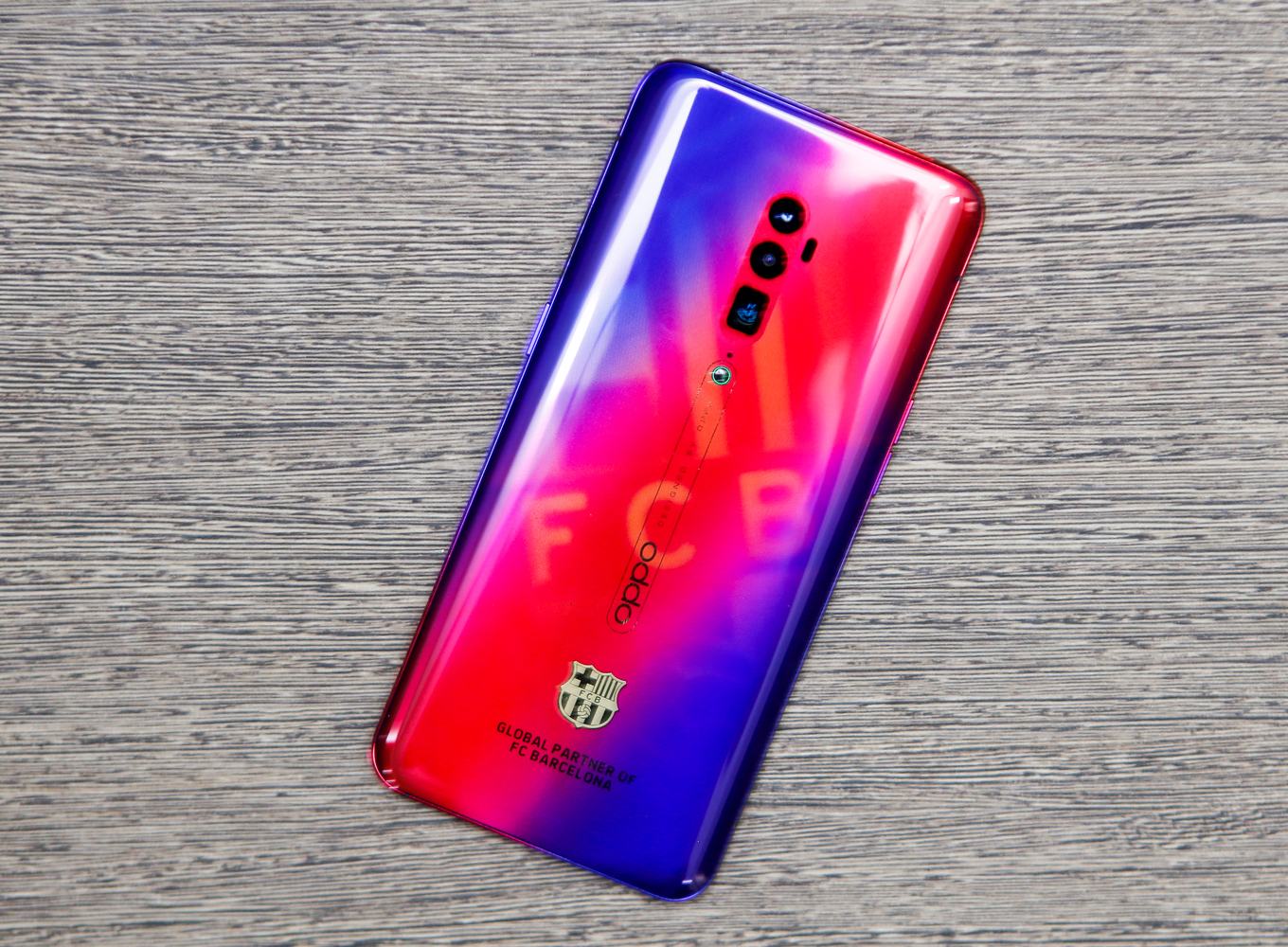 Oppo Reno 10x Zoom phiên bản FC Barcelona