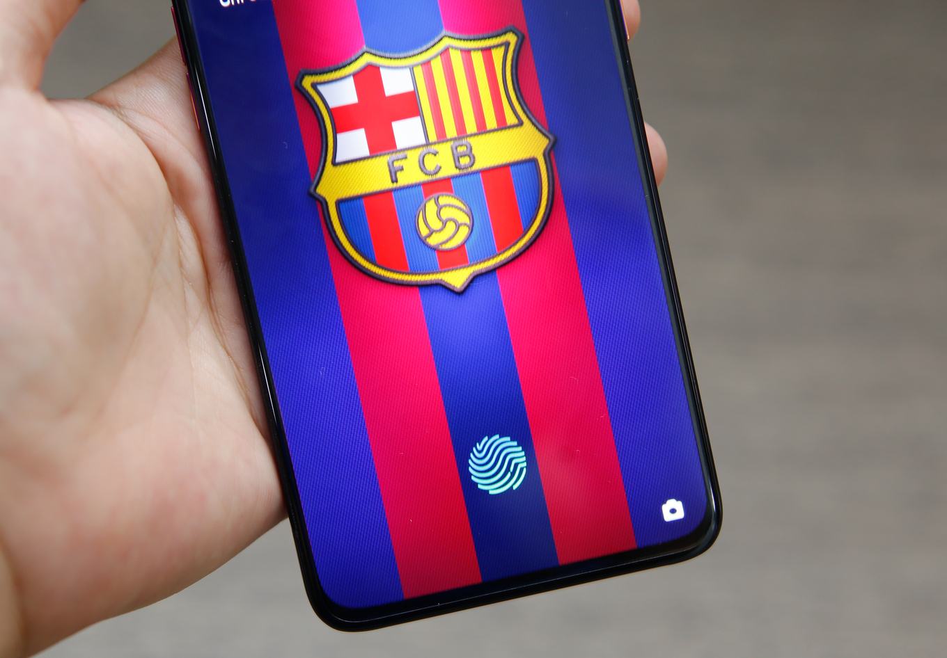 Oppo Reno 10x Zoom phiên bản FC Barcelona