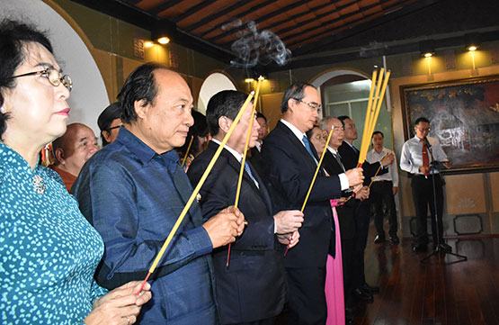TP.HCM: Lãnh đạo TP dâng hương Chủ tịch Tôn Đức Thắng
