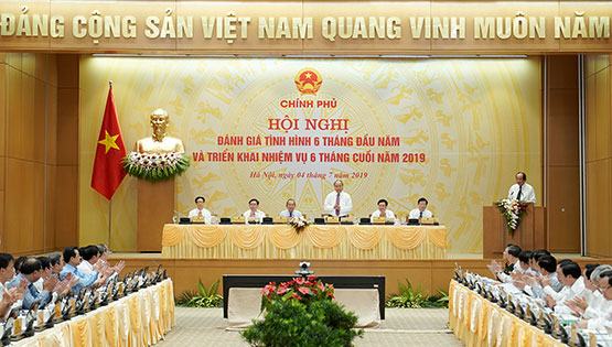 Chính phủ họp phiên thường kỳ: Các địa phương kiến nghị tháo gỡ khó khăn