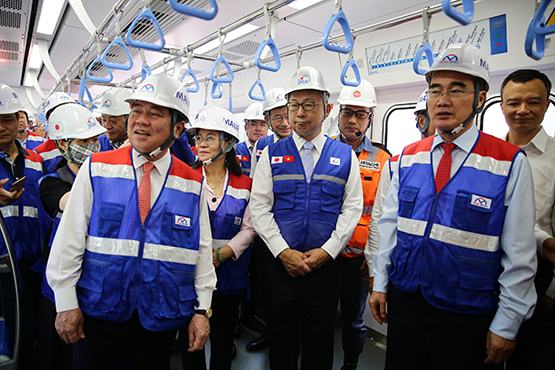 TP.HCM đón đoàn tàu metro đầu tiên