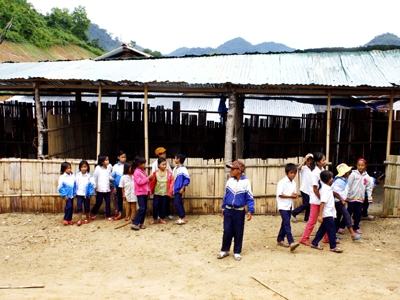 Tây Trà, Quảng Ngãi: Triền miên thiếu giáo viên