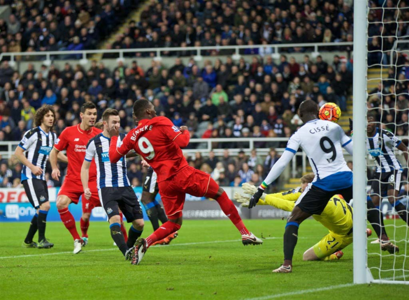 21h00 ngày 23/4, sân Anfield, Liverpool – Newcastle: Gạt tình xưa, tìm đường sống