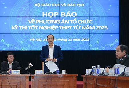 Thi tốt nghiệp THPT từ năm 2025: Giảm môn bắt buộc, tăng môn tự chọn