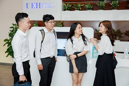 Trường đại học chuyển thành đại học: Phát triển chính sách tự chủ đại học ở Việt Nam