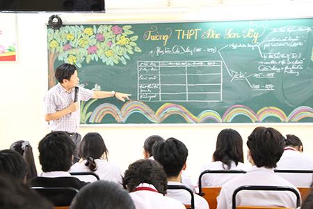 Một năm với Chương trình GDPT 2018 bậc THPT: Nguy cơ thừa, thiếu giáo viên