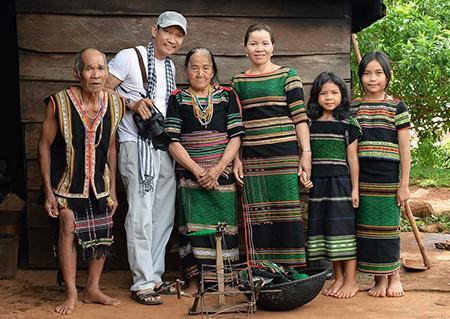 Nhiếp ảnh đường phố Trần Thế Phong: Lưu giữ những khoảnh khắc dung dị của cuộc sống