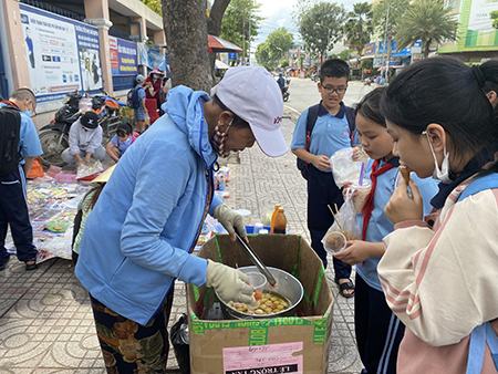 Các địa phương “siết” an toàn thực phẩm trong trường học