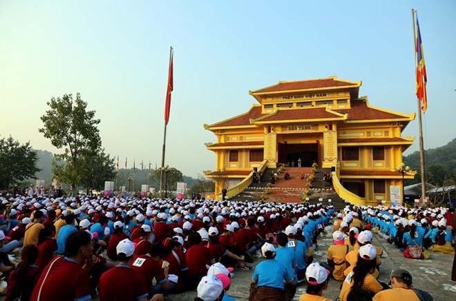 2.500 thanh niên học hành quân, vượt rừng núi