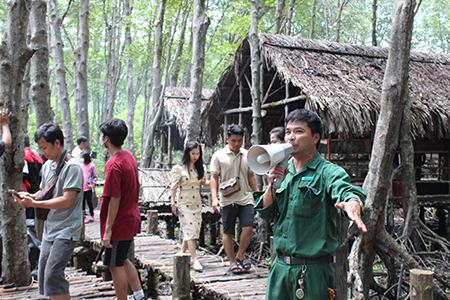 Gần 20 năm giới thiệu lịch sử cho du khách