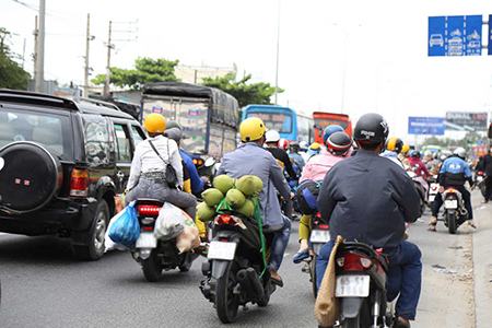 Quà quê sau Tết của mẹ