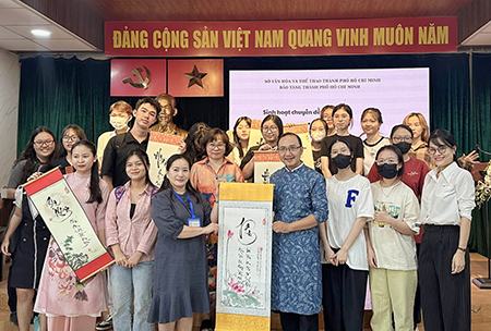 “Thư pháp Việt – Tâm hồn Việt”  đến với bảo tàng