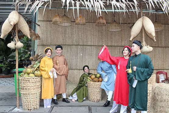 Người trẻ với trào lưu cổ phục