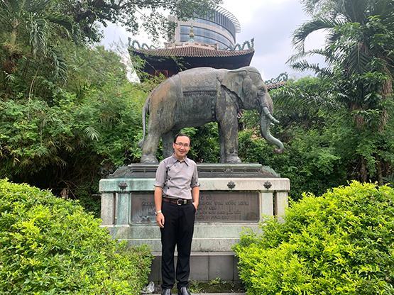 “Gã khổng lồ” thầm lặng