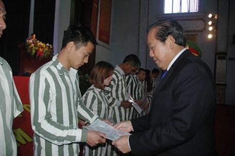 Phó Thủ tướng Trương Hòa Bình dự lễ công bố quyết định đặc xá