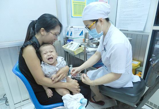 TP.HCM: Kiểm tra việc bảo quản và sử dụng vắc-xin