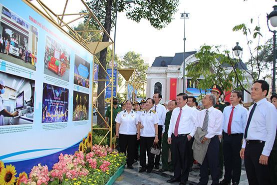 Khai mạc Triển lãm “Thành đồng Tổ quốc”