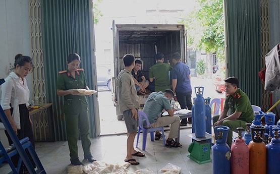 Đà Nẵng: Phát hiện 5.000 quả bóng cười không rõ nguồn gốc