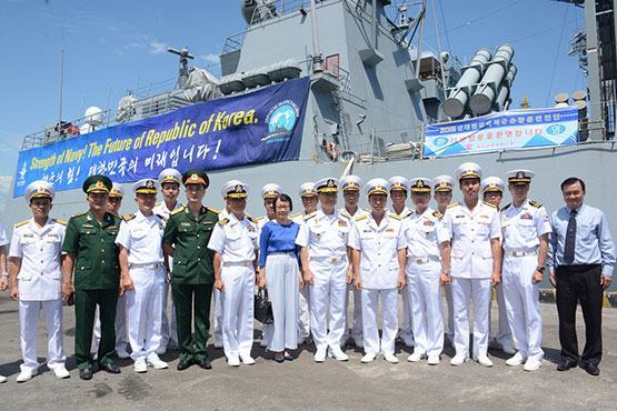 Tàu huấn luyện của Hải quân Hàn Quốc thăm Đà Nẵng