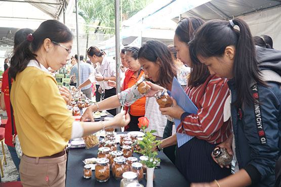 Phụ nữ các tỉnh, thành phía Nam: Cung cấp, tiêu thụ nông sản an toàn