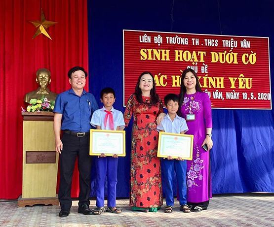 Tuyên dương HS có hành động đẹp