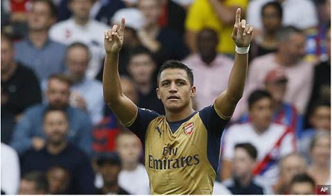 Arsenal vs Liverpool vong 3 Premier League 201516 Ruc lua tan cong hinh anh 2