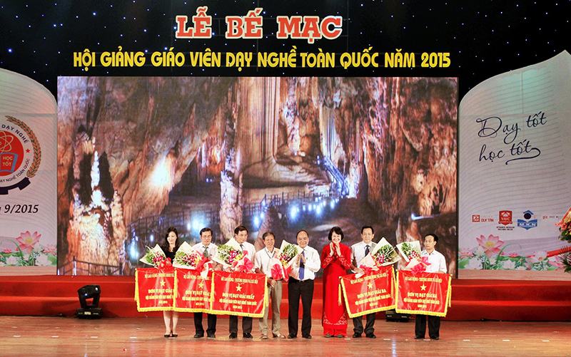 Vinh danh hơn 200 giáo viên dạy nghề giỏi toàn quốc