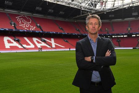 Van der Sar nói gì về khả năng tái ngộ MU?