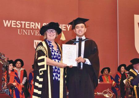 Cựu học sinh trường Á Châu giành học bổng Western Sydney University