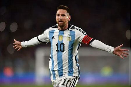 Messi vẫn trở lại đội tuyển Argentina dù đang chấn thương