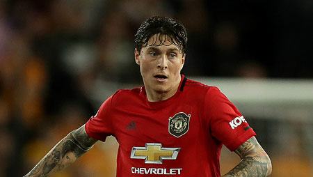 Scholes trách trung vệ Man Utd