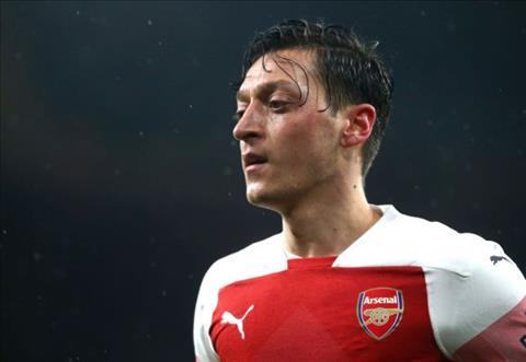 Arsenal đang dồn Ozil vào bước đường cùng