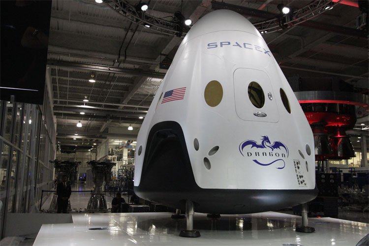 NASA và SpaceX: Ai sẽ hoàn thành sứ mệnh đưa con người lên sao Hỏa trước?