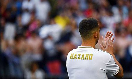 Modric từ chối trao áo số 10 cho Hazard