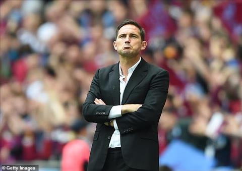 Lampard nhận cảnh báo: ‘CĐV Chelsea không kiên nhẫn đâu!’