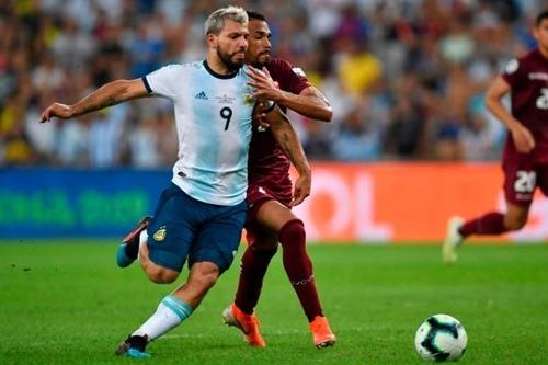 Aguero: Argentina đã phải chịu đựng rất nhiều