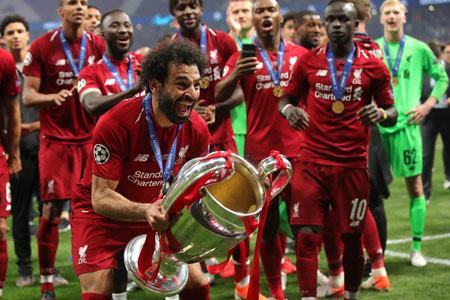 Liverpool nhận hợp đồng kỷ lục, MU hít khói