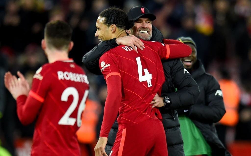 Klopp bình thản dù rút ngắn cách biệt với Man City